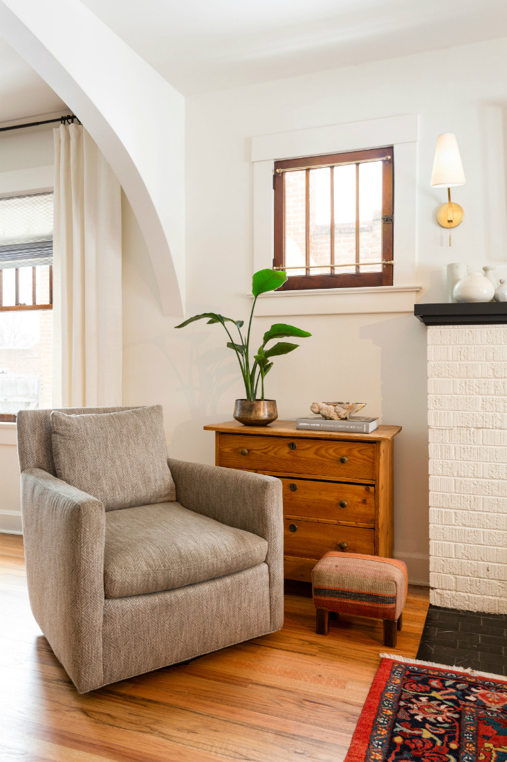 armchair-living-room-interior-design-co